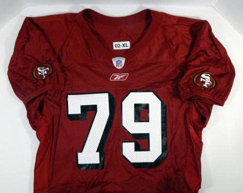 2002 San Francisco 49ers 79 Oyunu Yayınlandı Kırmızı Antrenman Forması 964-İmzasız NFL Oyunu Kullanılmış Formalar